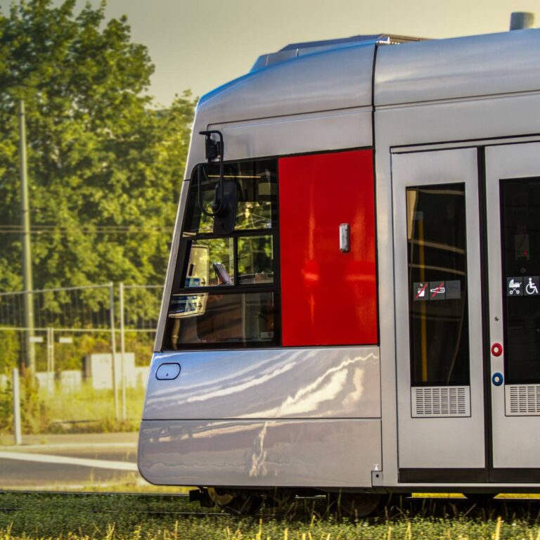 straßenbahn in düsseldorf entgleist mehrere verletzte