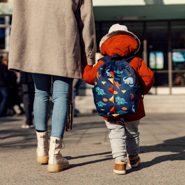 schnellerer schutz für kinder durch jugendämter netzwerk