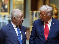 18 09 2025 windsor united kingdom king charles iii and president donald trump at windsor castle before his formal farewell on day two of the state visit to the united kingdom