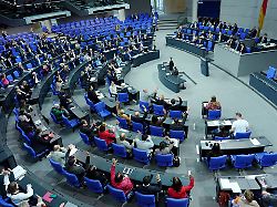 abgeordnete stimmen bei der sitzung des bundestags zu rente unterpunkten ab 1