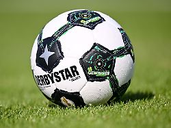 bei einem fussballspiel wurde ein spieler geschlagen