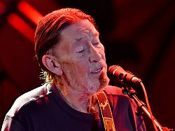 chris rea live on stage on november 01 2017 at philharmony munich bavaria germany the image shows singer and guitar player chris rea full name is christopher anton rea
