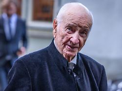 der schauspieler armin mueller stahl kommt zum festakt der stadt luebeck zum 150 geburtstag von thomas mann