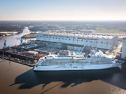 die finanzluecke der meyer werft war groesser als bei der rettung durch bund und land zunaechst angenommen laut einem gutachten wusste die geschaeftsfuehrung zu der zeit nichts davon