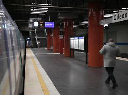 die nacht u bahn der mvg in muenchen verkehrt an wochenenden durchgehend im 30 minuten takt