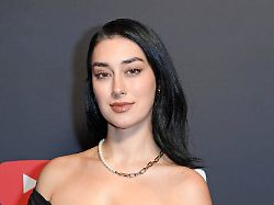 elif demirezer auf dem roten teppich zum youtube music award dinner im grill royal in berlin am 25 11