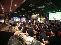 fussballabend in der fussball kneipe stadion an der schleissheimer strasse 82