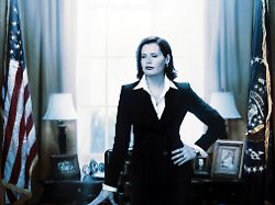 geena davis characters president mackenzie allen television commander in chief 2005 27 september 2005 publicationxinxgerxsuixautxonly copyright maryxevansxafxarchivexabc 12598095 editorial use only