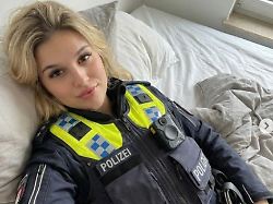 ki fake polizistinhamburg instagramcom secretsofarix version2