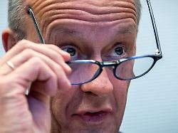 kanzler merz warnte in der fraktionssitzung vor einer destabilisierung deutschlands und europas wenn die koalition keine eigene mehrheit fuer das renten gesetz zustande bringt