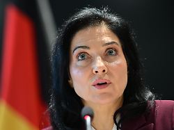 katherina reiche cdu bundesministerin fuer wirtschaft und energie spricht waehrend des deutsch ukrainischen wirtschaftsforums gleichzeitig finden beratungen um die zukunft der ukraine in berlin statt