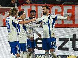 kenan karaman schalke 19 jubelt nach dem tor zum 0 1 mit der mannschaft 05 12