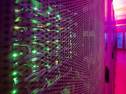 leds leuchten in einem serverschrank in einem rechenzentrum 1