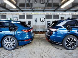 mehr als 900 ladevorgaenge hat der adac fuer den wallbox vergleichstext mit fuenf verschiedenen elektroautos absolviert