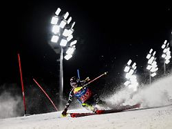 mikaela shiffrin usa in aktion im ersten durchgang beim alpinen skiweltcup slalom der damen