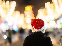 mit letzter kraft in richtung weihnachtsurlaub wer die eigenen ansprueche reflektiert kann stress oft besser begegnen 1