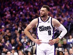 nov 30 2025 sacramento california usa sacramento kings guard zach lavine 8 reacts after a play against the memphis grizzlies during the second quarter at golden 1 center