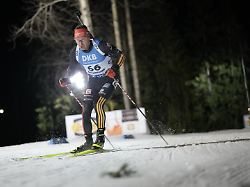 oestersund sverige 20251203 tysklands philipp nawrath under herrarnas 20 km vid vaerldscuptaevlingarna i skidskytte pa oestersunds skidstadion i oestersund sverige 3 december 2025