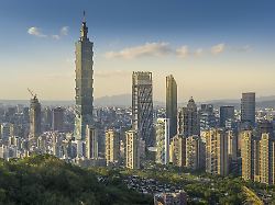 panoramablick auf die skyline von taipeh vom elephant mountain taiwan asien