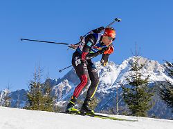 philipp nawrath ger sk nesselwang biathlon staffel der maenner ibu weltcup saison 2025 2026 am 14 12 2025 in hochfilzen b i a t h l o n s t a d i o n oesterreich 1
