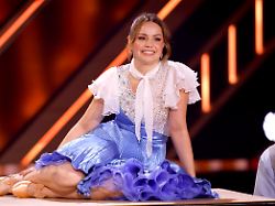 profitaenzerin christina haenni bei der 18 staffel der rtl tanzshow lets dance im coloneum koeln 21 02