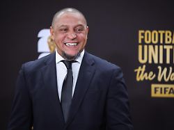 roberto carlos poses on the red carpet at the fifa world cup 2026 final draw at the john f kennedy center for the performing arts on december 5 2025 in washington d c