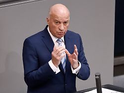 ruediger lucassen afd spricht bei der debatte zur nationalen sicherheitsstrategie im deutschen bundestag