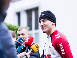 said el mala 1 fc cologne 13 im mediengespraech interview mixed zone 1 fussball bundesliga bundesliga training 1 fc cologne geissbockheim 03 12