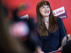 statement die linke heidi reichinnek bei einem statement die linke am 28 11 25 in berlin