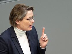 stefanie hubig spd bundesministerin der justiz und fuer verbraucherschutz spricht in der debatte zum bundeshaushalt im bundestag
