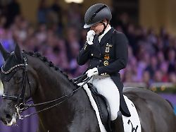 top 12 dressage final isabell werth auf ihrem pferd wendy de fontaine top 12 dressage final supported by circle of excellence internationales festhallen reitturnier frankfurt am 21 dezember 2025