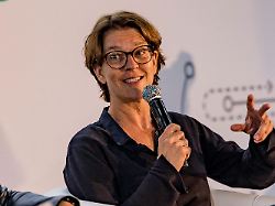 talkrunde ff27 forum frauen im fussball deutsche bank park frankfurt 16 09 2022 tatjana haenni internationale frauenfussball expertin ff27 forum frauen im fussball frankfurt deutsche bank park 16 9