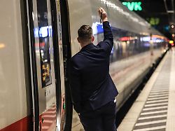 trotz der schwierigen lage geben die bahn beschaeftigten ihr bestes