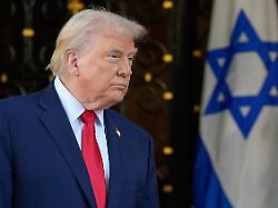 us praesident donald trump empfaengt den israelischen ministerpraesidenten benjamin netanjahu in seinem club mar a lago