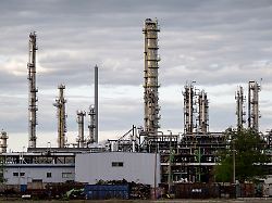 verschiedene anlagen der rohoelverarbeitung auf dem gelaende der pck raffinerie gmbh