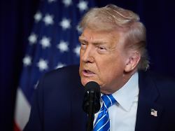 volodymyr zelenskyy president of ukraine meets donald trump president of usa mar a lago florida on december 28 2025 editorial use only cap plf the presidential office of ukraine via capital pictures