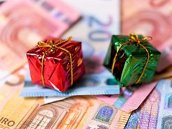 weihnachtsgeld wird beim buergergeld als einkommen angerechnet der bonus mindert die staatliche unterstuetzung im auszahlungsmonat