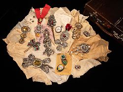 wieder aufgetauchte schmuckstuecke der familie habsburg undatierte aufnahme