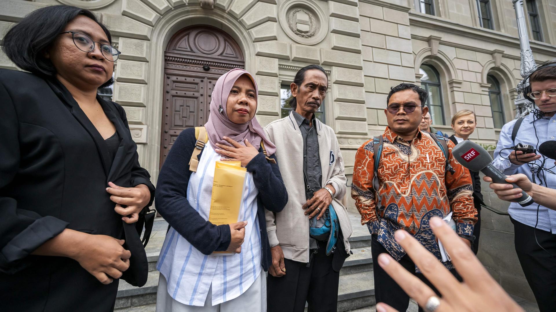 bewohner insel pari 100