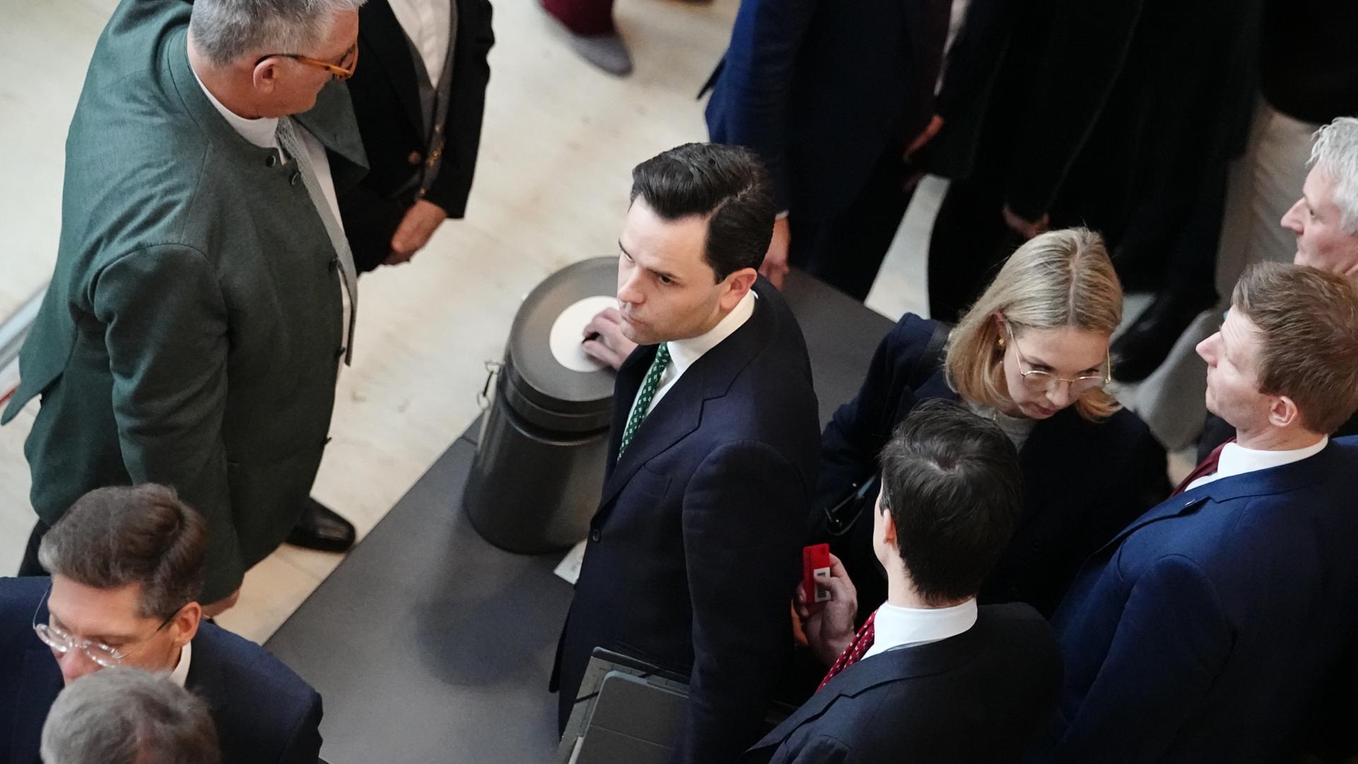 bundestag rente 104 1