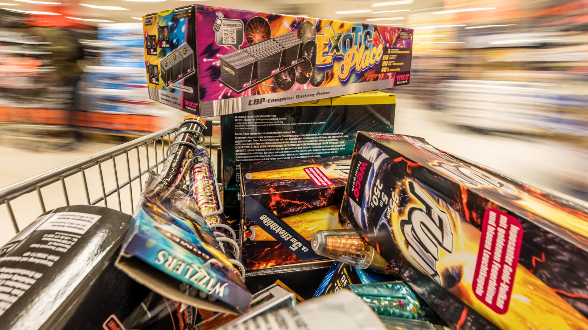 einkaufswagen feuerwerk 100