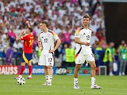 enttaeuschung bei florian wirtz 17 deutschland thomas mueller 13 deutschland nach dem tor zum 2 1 spanien vs deutschland fussball uefa euro em europameisterschaft fussball 2024 viertelfinale 05 07