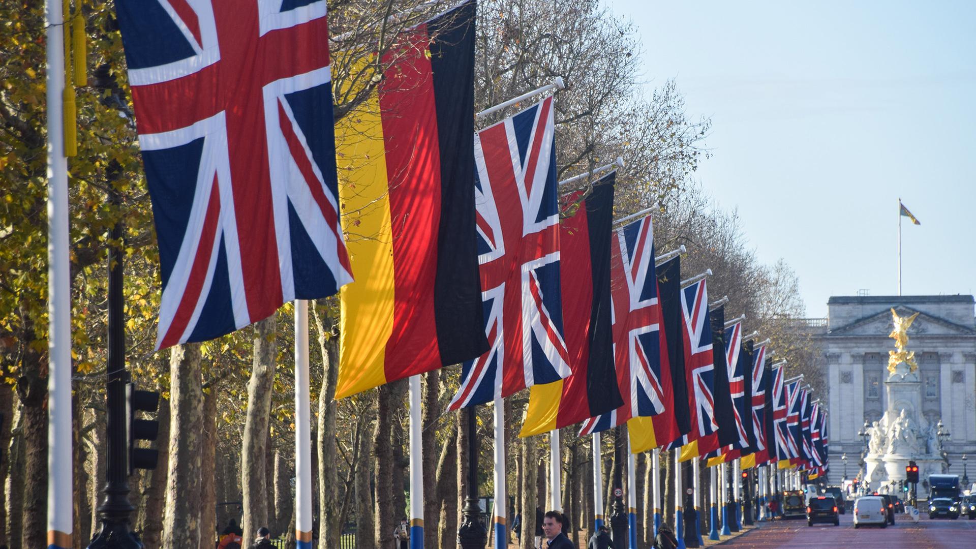 flaggen buckingham palace 100