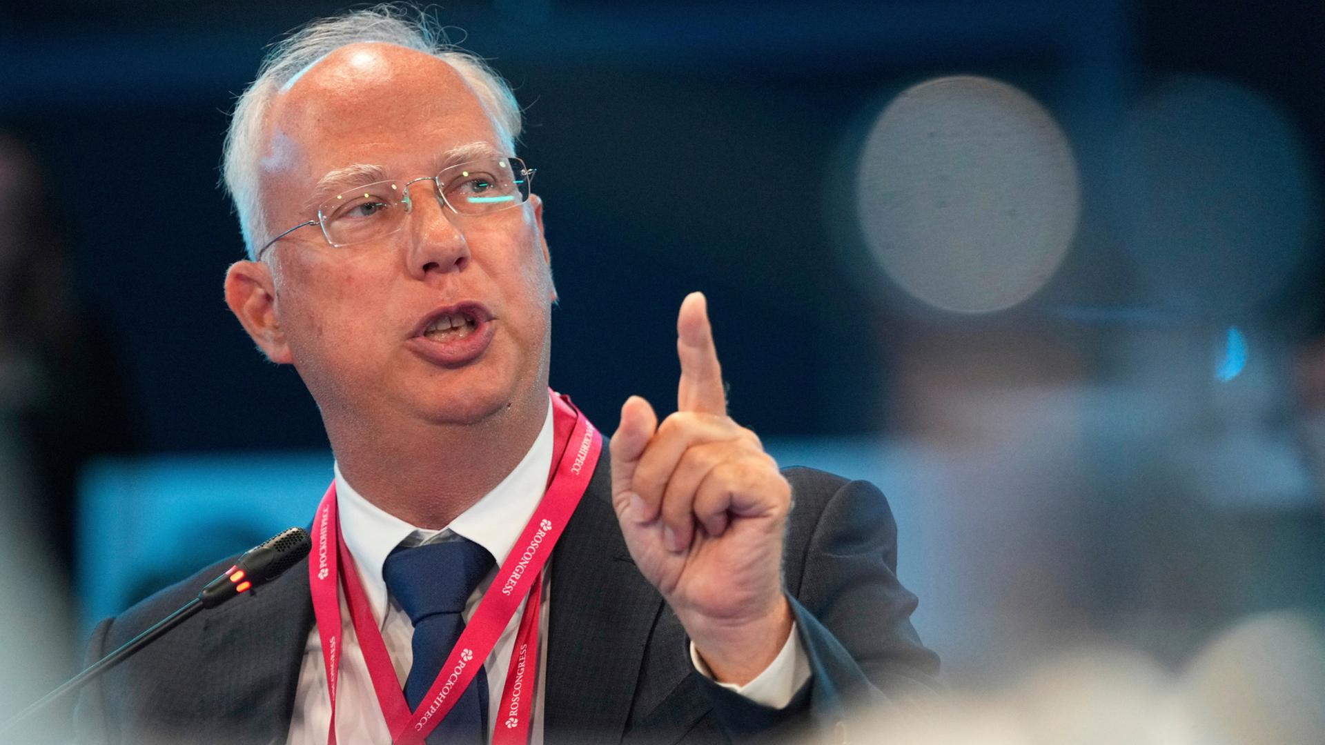 kirill dmitrijew 100