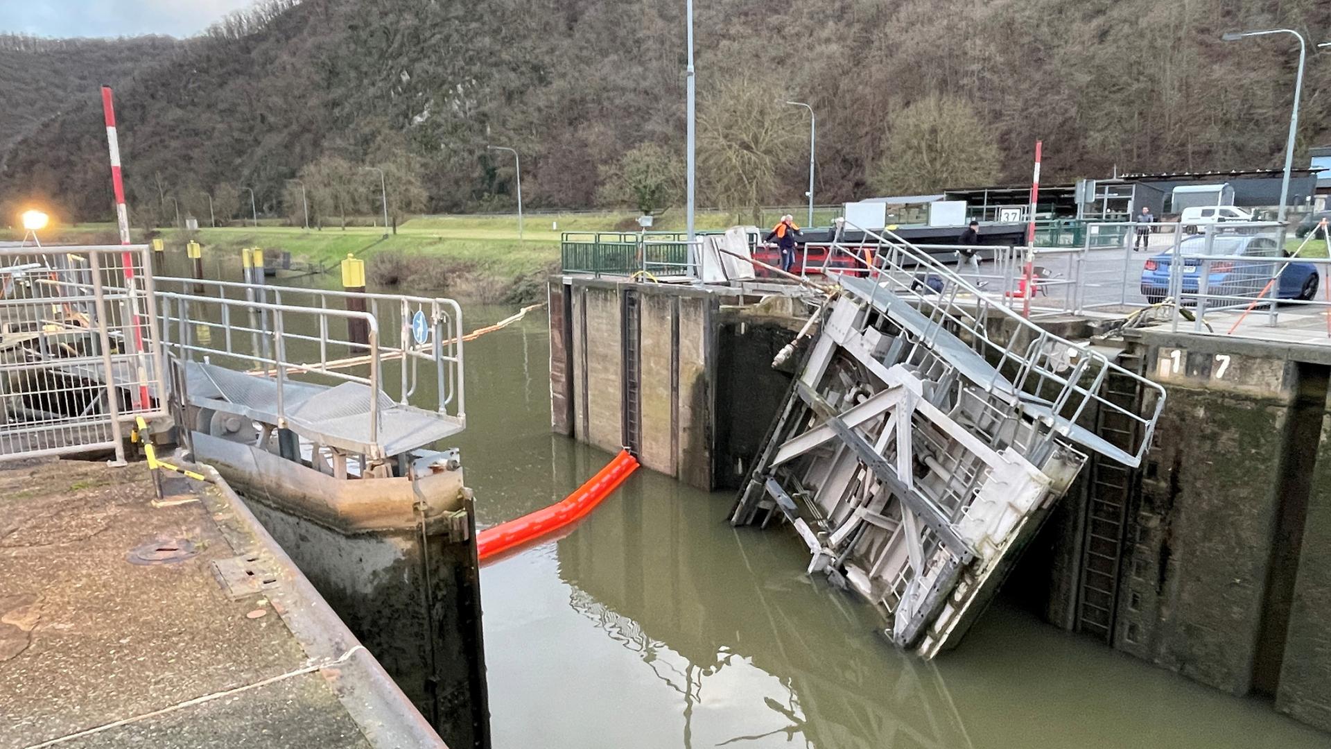 mosel schleusentor 100