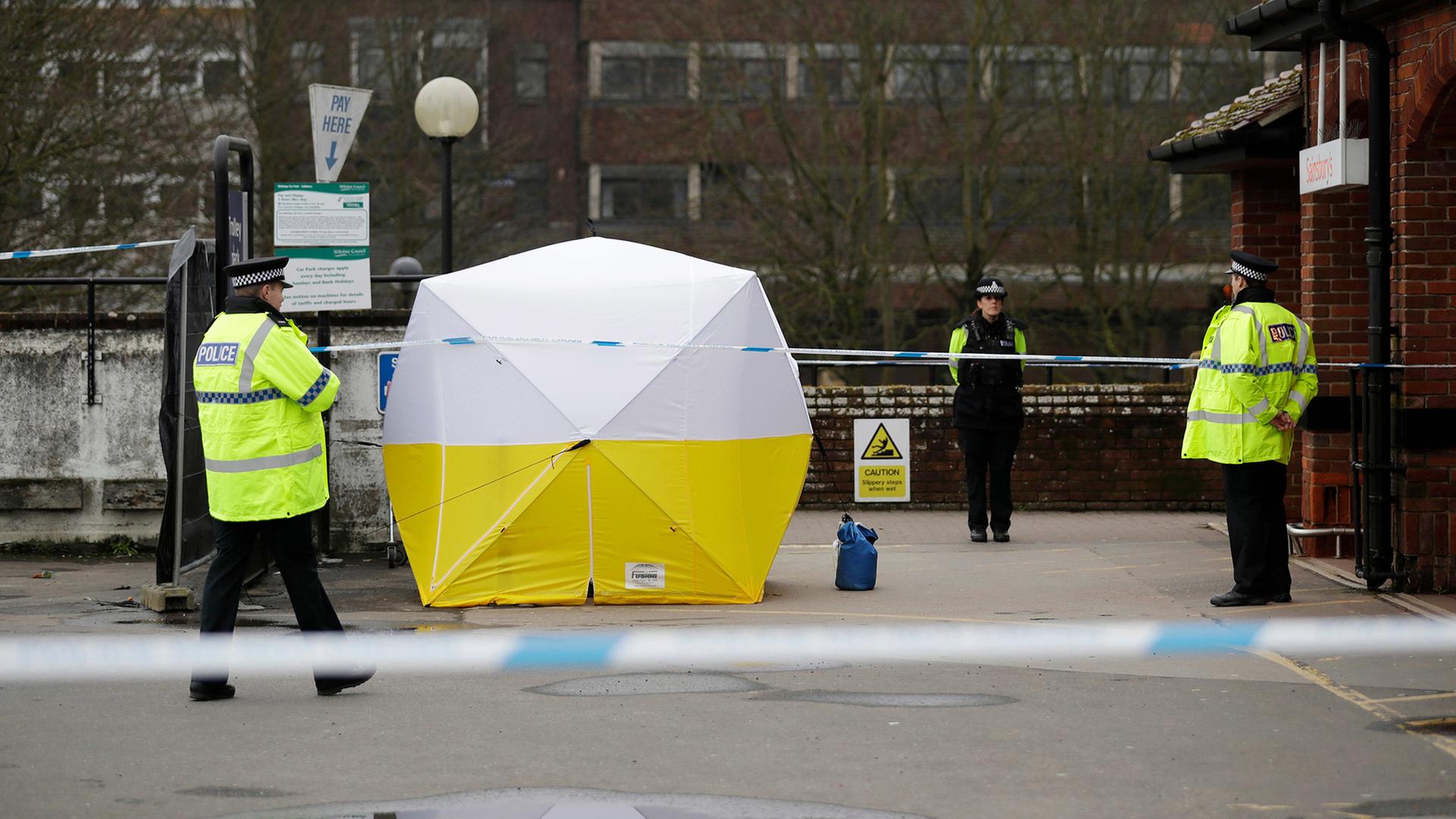 polizei absperrung zelt 100