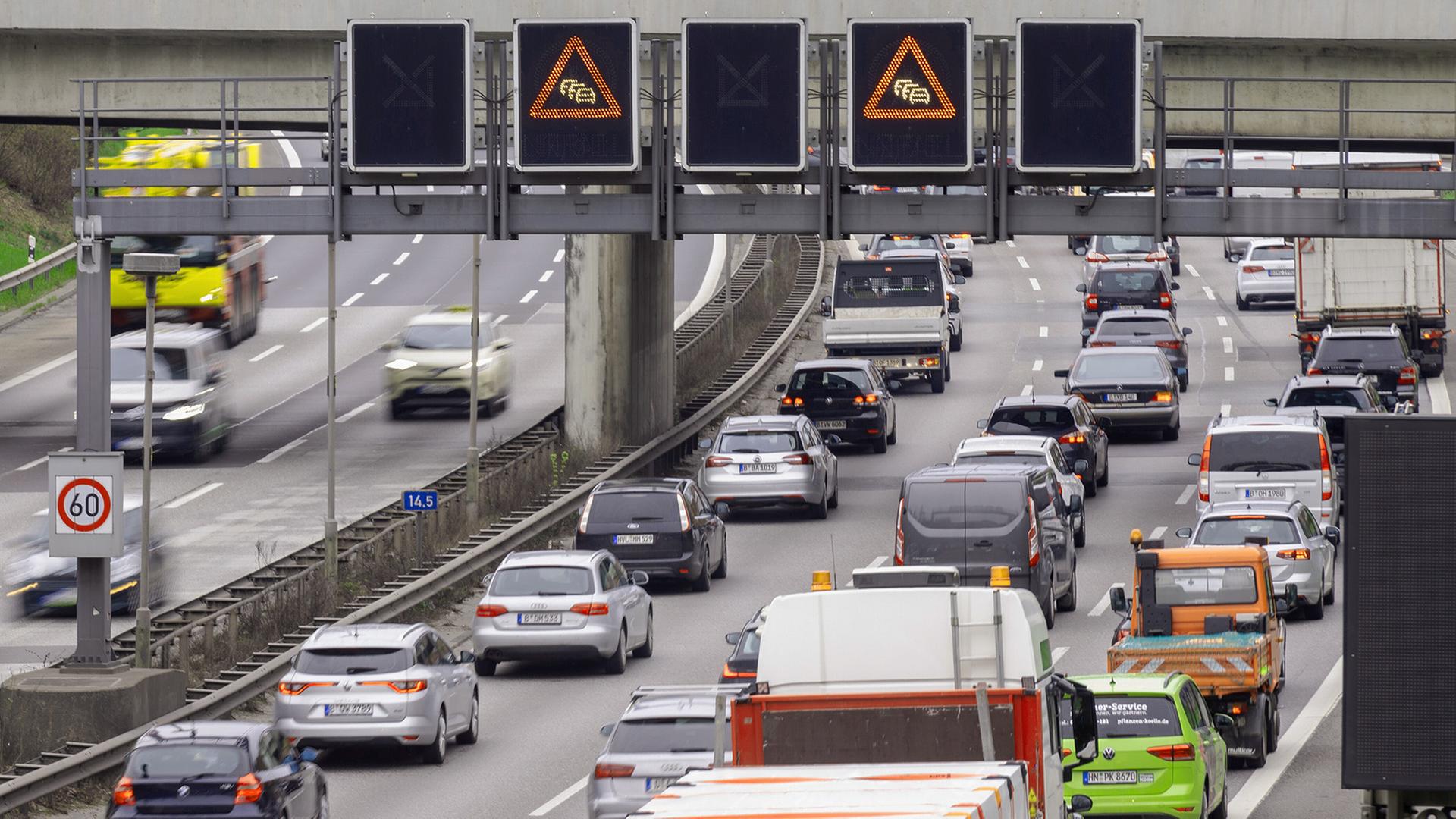 rbb audio rbb24 inforadio 25 12 2025 tim korge 100