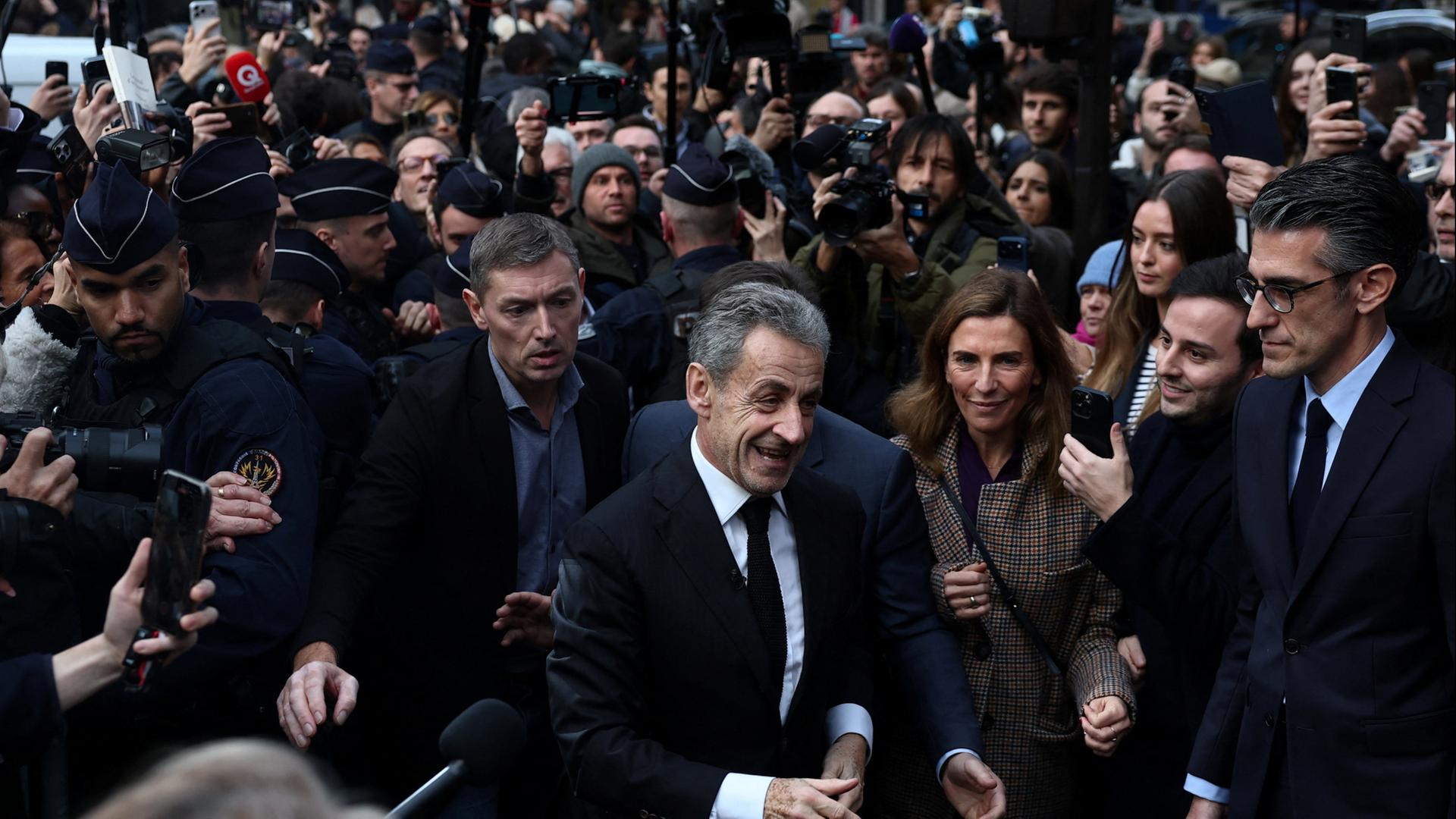 sarkozy menschenmenge 100