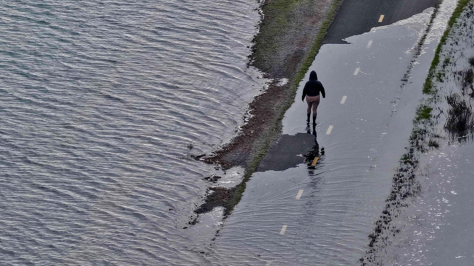 ueberflutung strasse 100