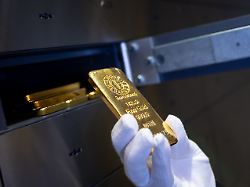 04 04 2025 bayern muenchen goldpreis auf rekordhoch anleger koennen von den steigenden kursen profitieren zu dpa goldpreis naehert sich 5